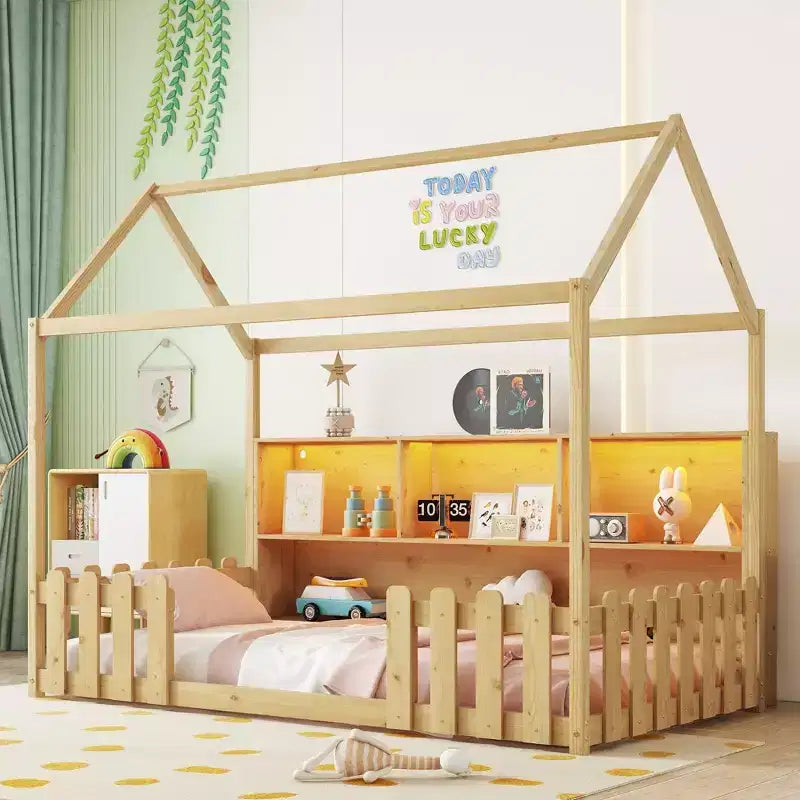 Lit cabane au sol double avec garde-corps, lit cabane pour enfants avec étagère de rangement, cadre de lit cabane en bois
